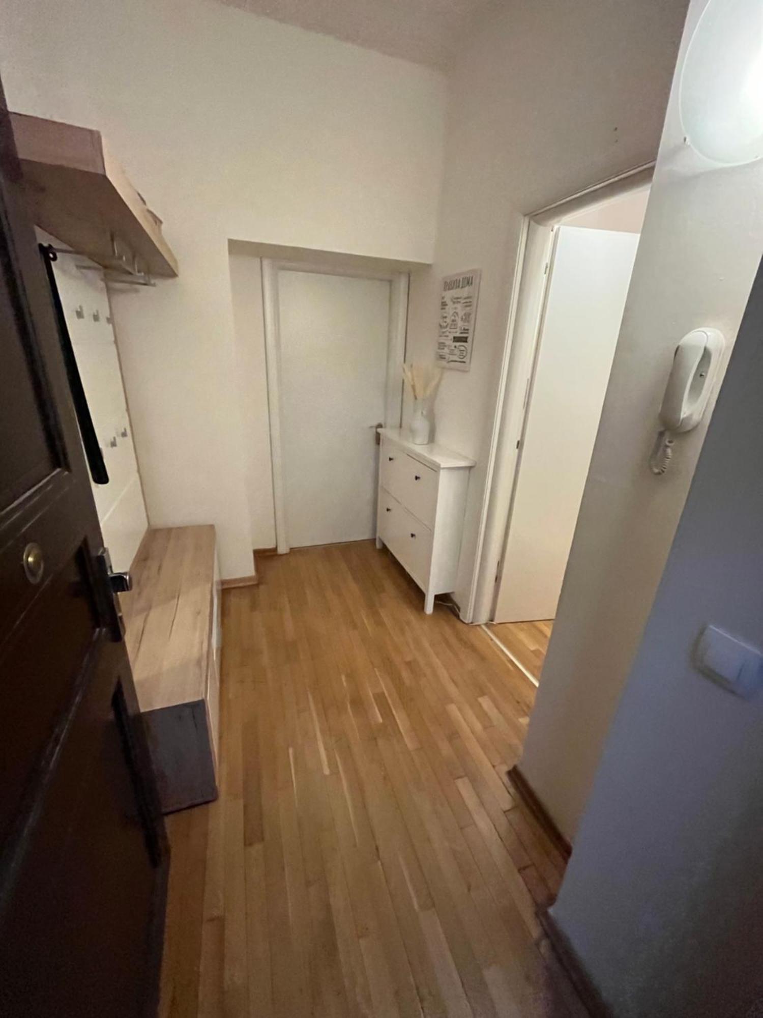 The Moon Apartment, Old Town Апартаменти *